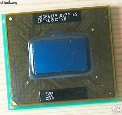 Intel_Pentium_II_Mobile_Q979_ES_pinkie.jpg