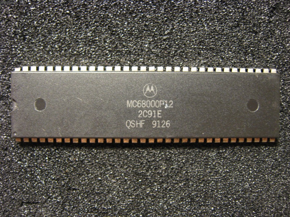 Motorola MC68000P12 big logo on top