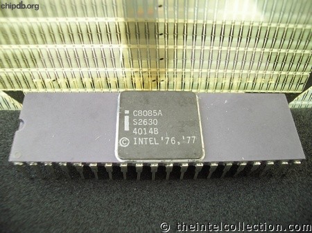 Intel C8085A fourlines INTEL 76 77