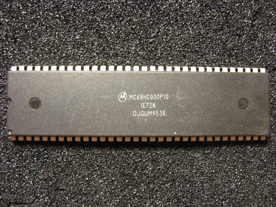 MC68HC000P10 three rows