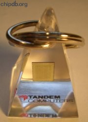 Tandem pyrimid keychain